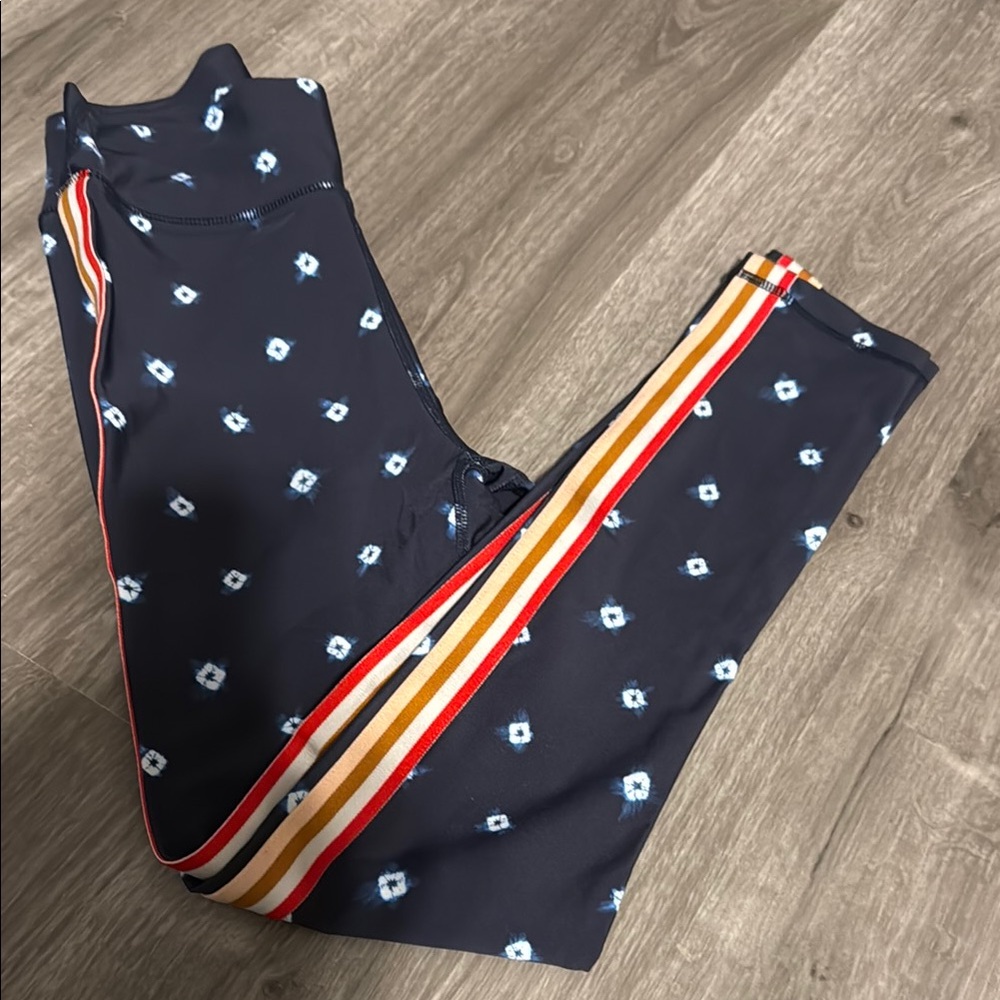 Upside Legging! Stripe down the side ❤️